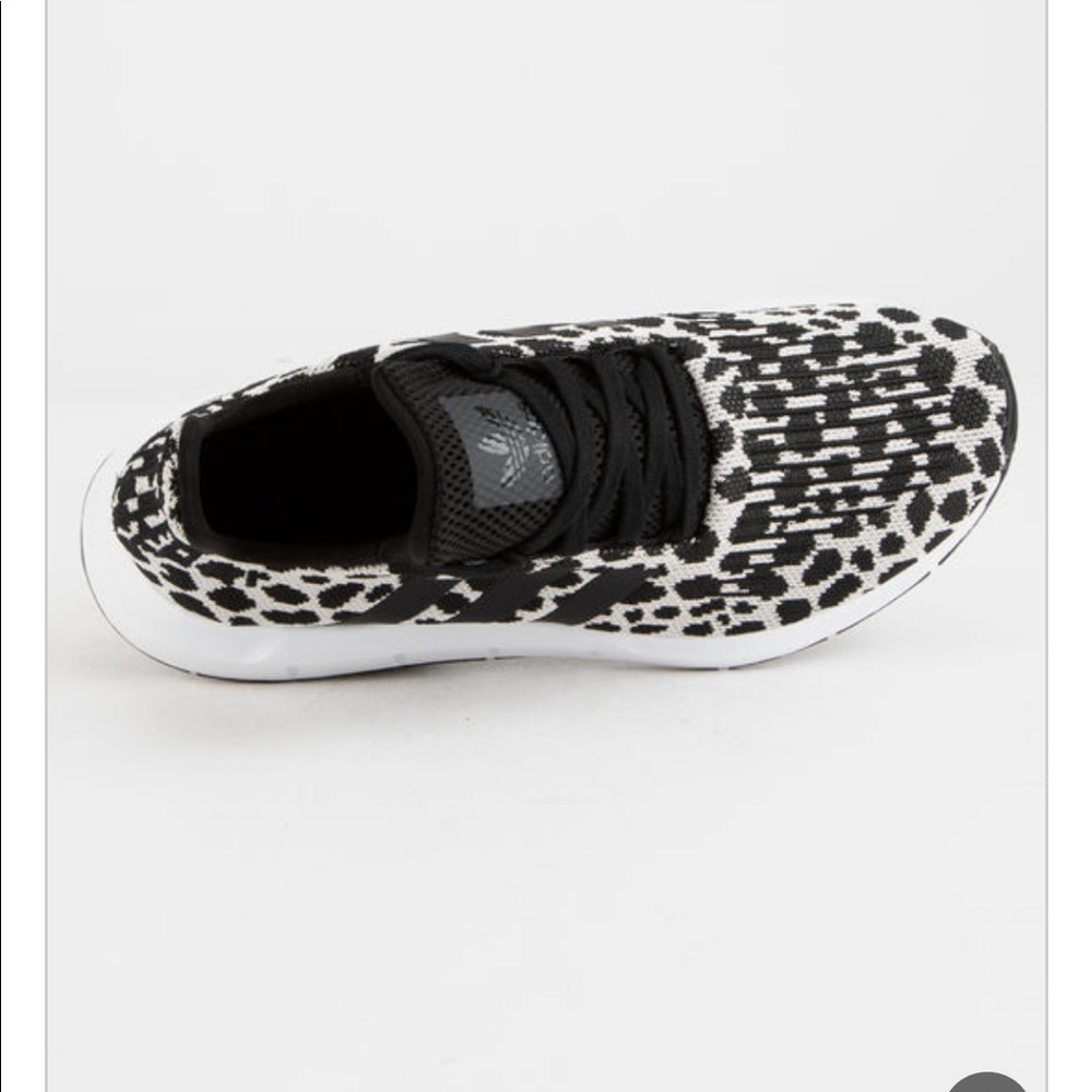 ADIDAS Swift Run Leopard Cheetah Sneakers NIB - Picture 4 of 8